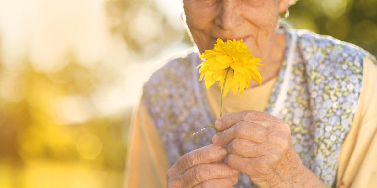 Pérdida del olfato puede estar asociado con mayor riesgo de morir en adultos mayores