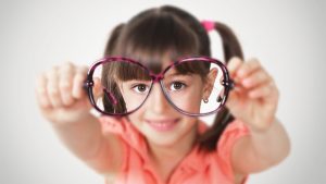 ¿Cómo reducir los riesgos de miopía en su hijo?