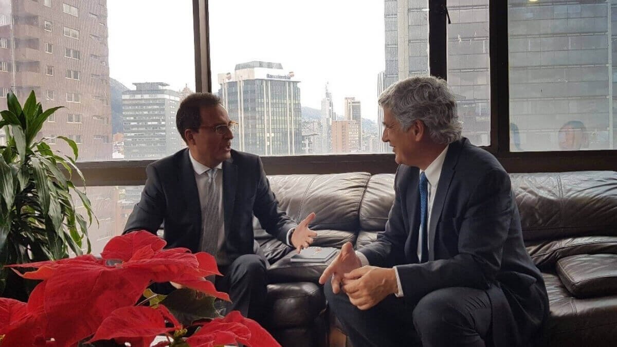 Ministro Juan Pablo Uribe habla con CONSULTORSALUD