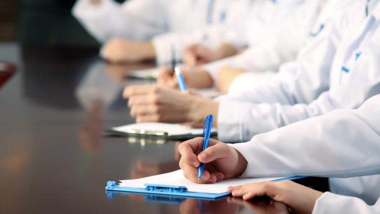 Ruta de atención hospitalaria de pacientes durante la pandemia de COVID-19