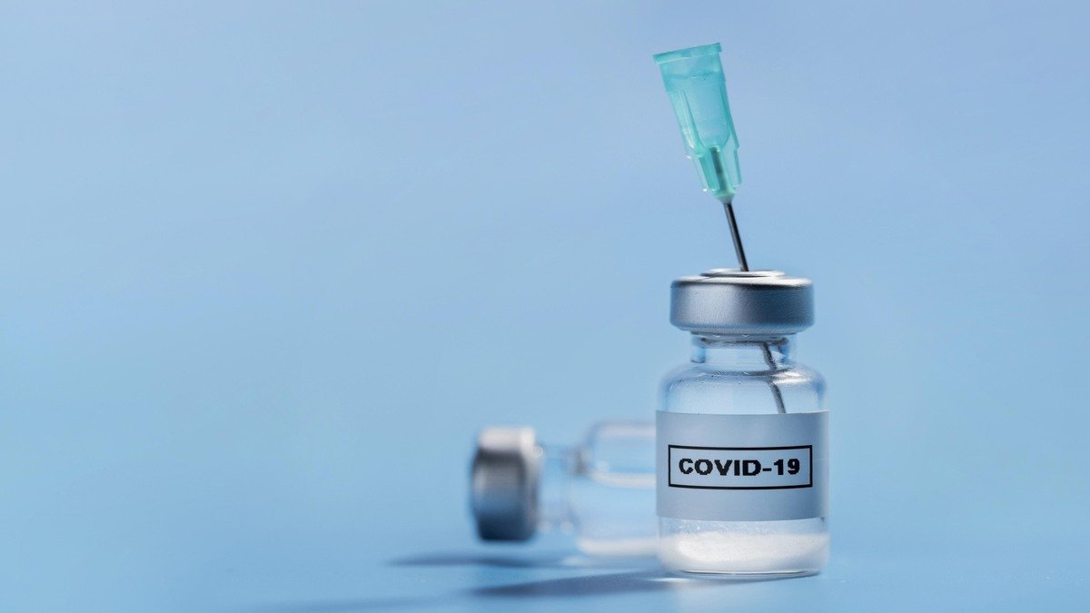 Detienen ensayos de la vacuna de AstraZeneca contra el Covid-19