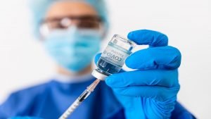 Europa comienza proceso de aprobación de la vacuna AstraZenecaOxford para Covid-19