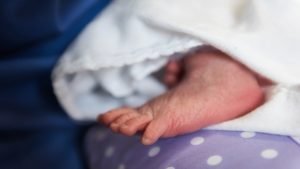 Bebés nacidos por cesárea con mayor riesgo de padecer asma
