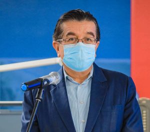 El rector del sistema entrevista al ministro de salud, Fernando Ruiz