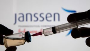 FDA aprueba uso de emergencia de la vacuna de Janssen