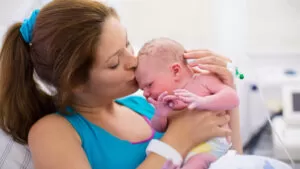 Separar al recién nacido de la madre, ¿ qué implicaciones tiene para la salud