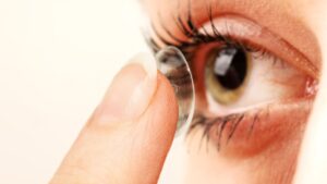 diseñan lentes de contacto enfermedades oculares