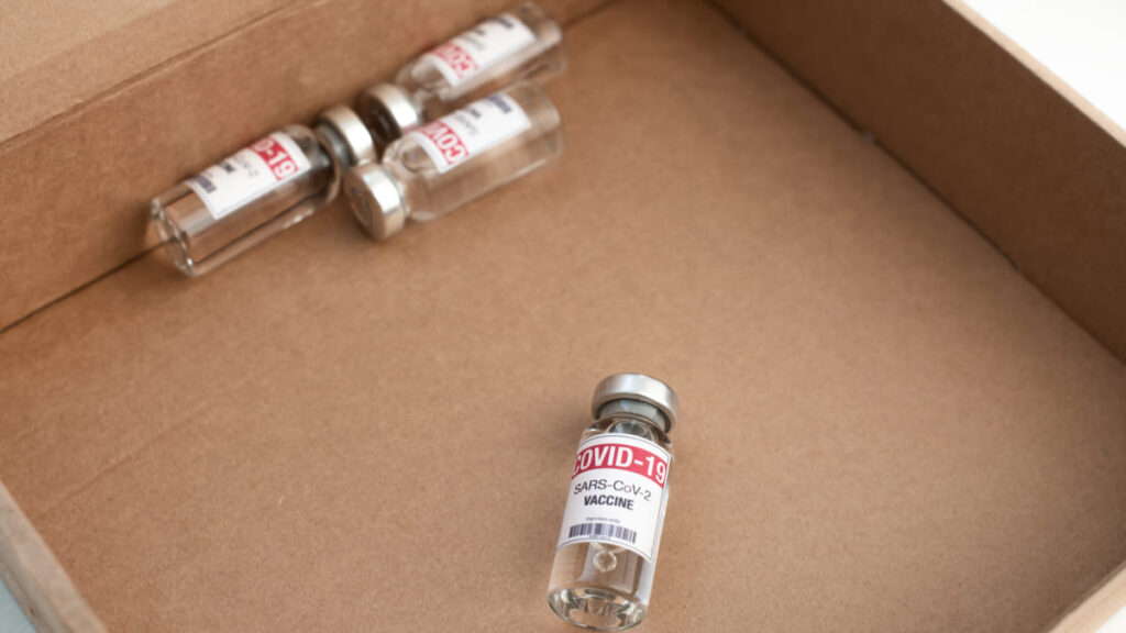Farmaindustria denuncia escasez de insumos para producción de vacunas Covid-19