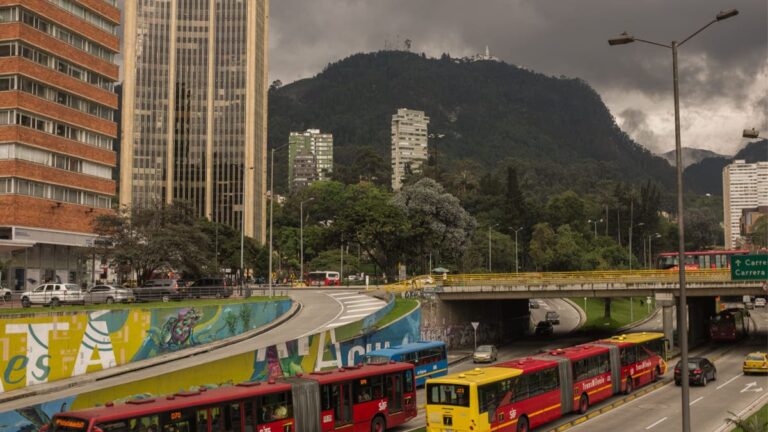 tercer pico sigue fuerza bogota