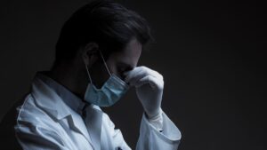 OMS entre 80.000 y 180.000 trabajadores de la salud han muerto a causa del Covid-19
