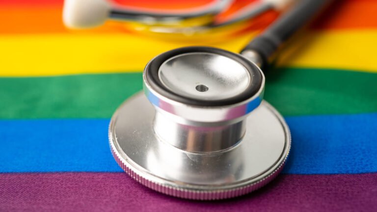 Bogotá establece lineamientos para atencion en salud LGBTI