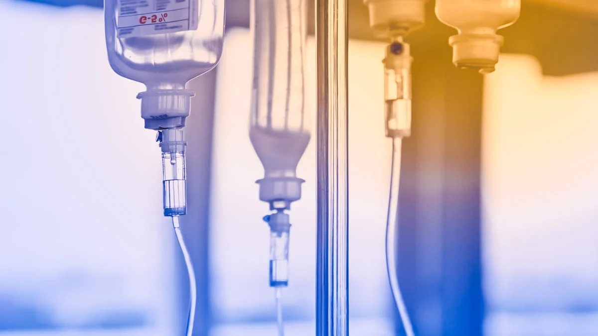 FDA aprueba primer medicamento para sarcoma raro