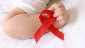 300.000 niños y niñas se infectaron por primera vez con VIH en 2020