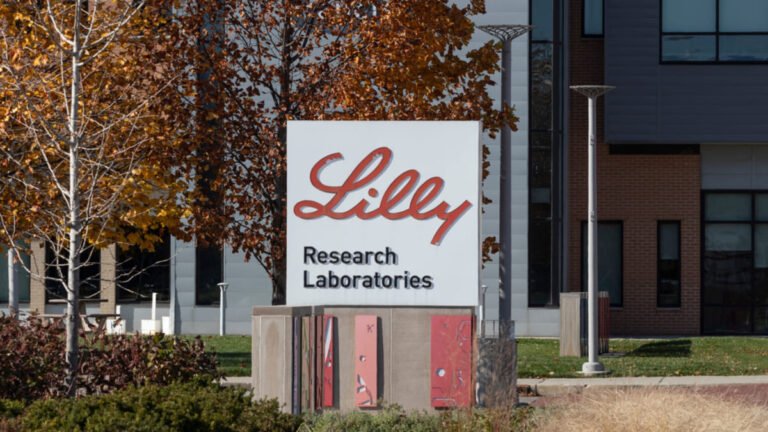 Eli Lilly apresura la presentación de su medicamento contra el Alzheimer