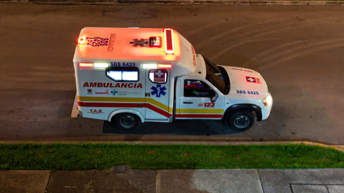 Ambulancias estarían haciendo cobros irregulares a la ADRES por accidentes no SOAT Contraloría