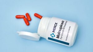 Invima autoriza uso de emergencia de la píldora anticovid de Merck en Colombia