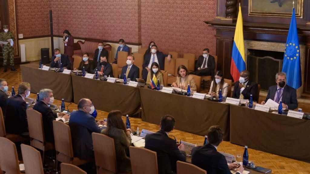 Colombia construirá política de seguridad sanitaria