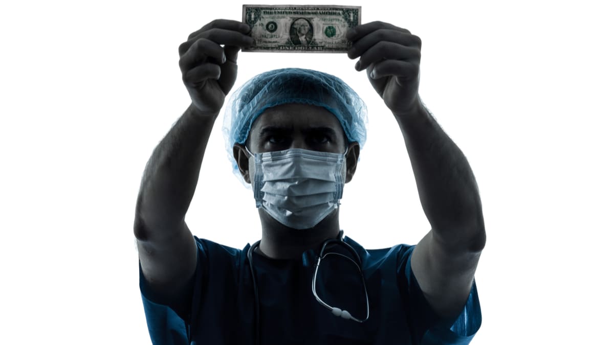 Las 20 especializaciones médicas mejor pagadas en Estados Unidos este año