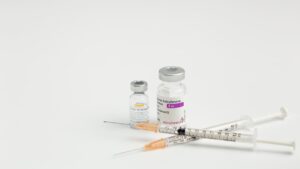 Se podrán combinar dosis de una vacuna anticovid diferente no solo para refuerzo Res.419 de 2022
