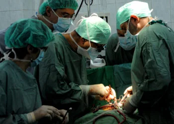 Ácido tranexámico reduciría el riesgo de hemorragias en cirugías de riesgo cardiovascular 40 Ácido tranexámico reduciría el riesgo de hemorragias en cirugías de riesgo cardiovascular