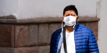 En Perú, el uso de mascarillas se mantiene como requisito obligatorio 35 En Perú, el uso de mascarillas se mantiene como requisito obligatorio