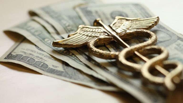 Ley de reducción de costos médicos, desconocida en Estados Unidos
