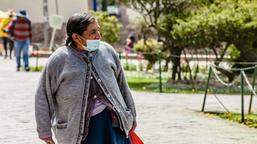 Cobertura en salud para adultos mayores supera el 50% en Perú