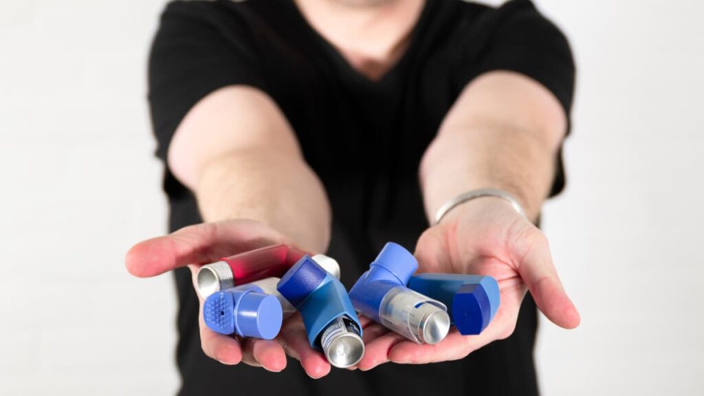 ¿A qué problemas se exponen los pacientes por el sobreuso de SABA?