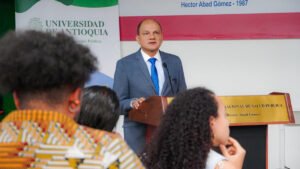 Viceministro explica los retos de la transformación del sector salud