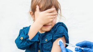 Niños desde 5 años podrán recibir vacuna de refuerzo contra ómicron FDA