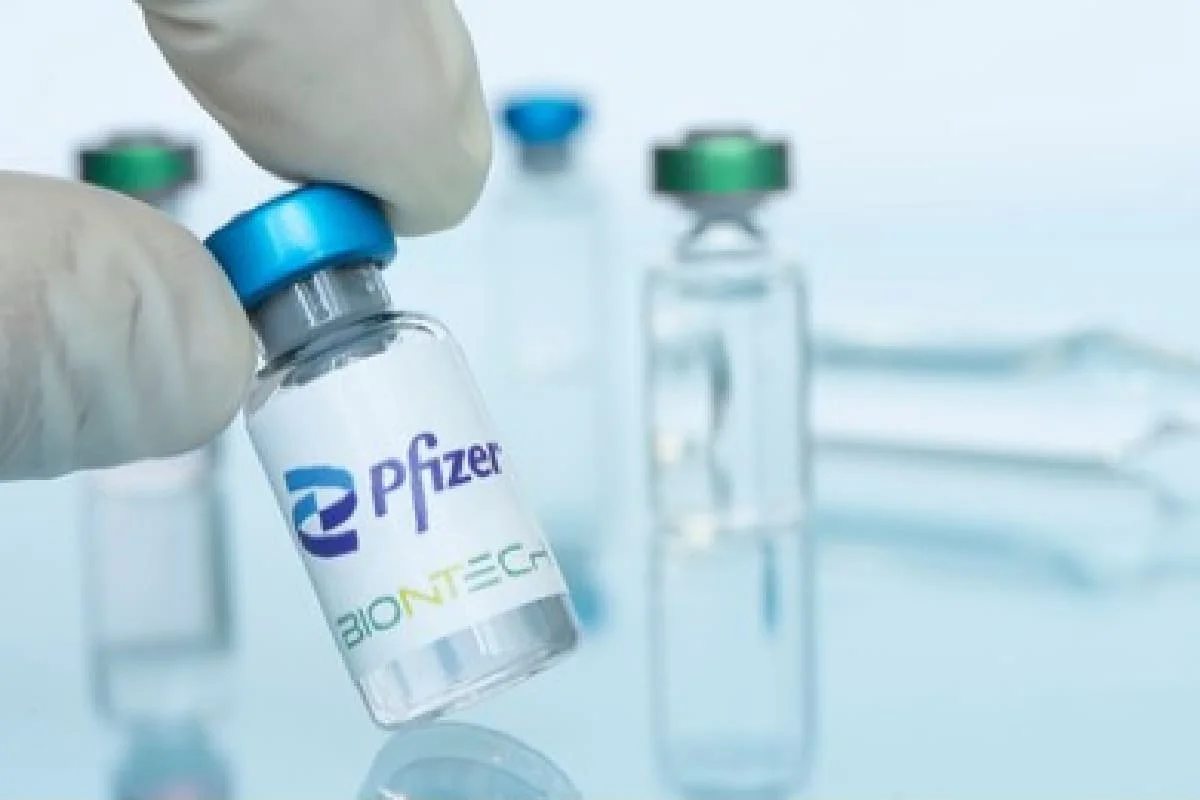 Pfizer proyecta un aumento en sus ingresos por venta de su vacuna covid-19