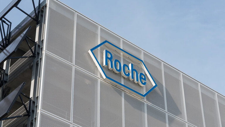 Roche anunció aprobación de la FDA para ensayos sobre Alzheimer