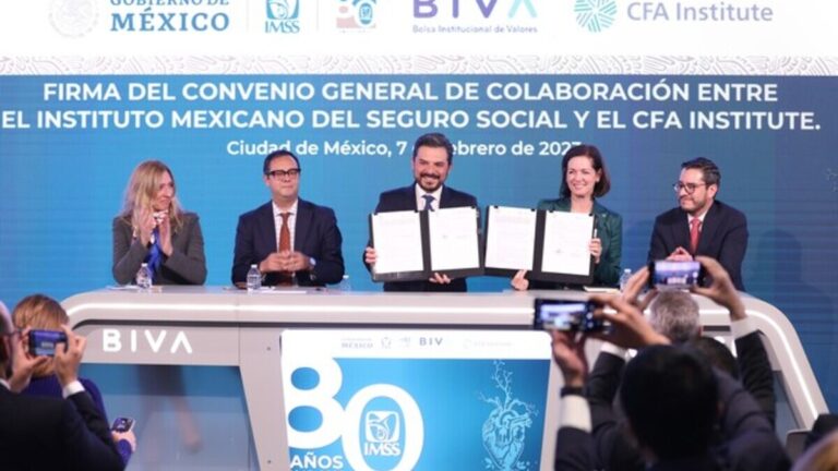 IMSS y CFA Institute firman convenio para certificación y capacitación profesional