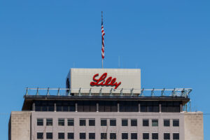Lilly aumenta su inversión en plantas de fabricación