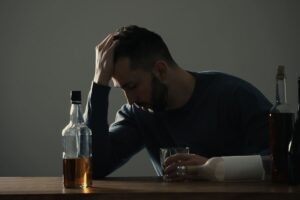 Alcoholismo. Cuando el patrón de consumo se convierte en un trastorno que afecta más a los hombres