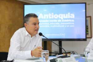 Aníbal Gaviria renuncia a la junta directiva de la ADRES