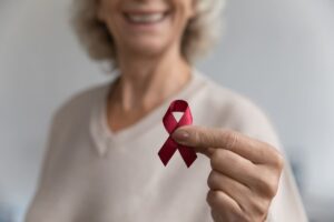 Impacto del VIH en la Menopausia y sus Implicaciones para la Salud de las Mujeres