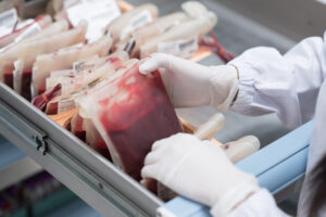 Bancos de sangre tienen un año para cumplir requisitos