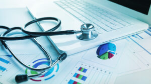Gestión Clínica y Análisis de Datos en Salud: Mejorando Resultados y Optimizando Recursos