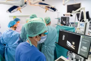 Revolucionario robot para cirugías ortopédicas llega a Colombia
