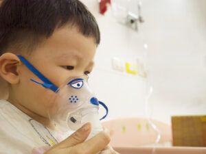 China: brote de neumonía infantil no diagnosticada, hospitales desbordados