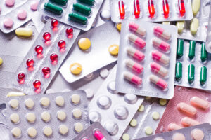 Invima hace llamado a titulares de registro sanitario e importadores para prevenir el desabastecimiento de medicamentos