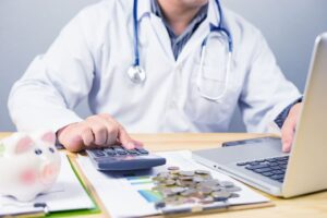 Reforma a la salud: ¿Cuáles son los cálculos financieros y proyecciones a diez años?