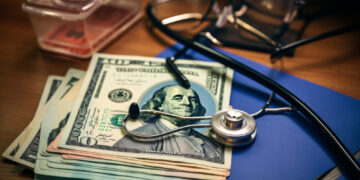 Informe anual 2024: Fondo fiduciario hospitalario de Medicare evidencia mejoras financieras y extiende viabilidad por cinco años hasta 2036