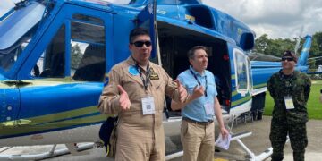 Colombia recibe por primera vez a expertos franceses en emergencias médicas helicoportadas