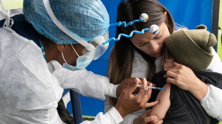 Llamado urgente a la vacunación para prevenir la tosferina en Bogotá