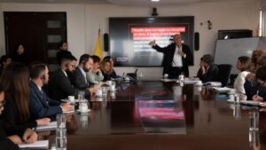 Visita de delegación de EE.UU. resalta avances en salud pública en Colombia