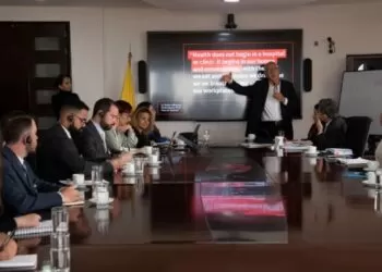Visita de delegación de EE.UU. resalta avances en salud pública en Colombia