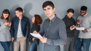 El panorama del empleo juvenil en 2024: un análisis detallado de las tendencias globales y desafíos persistentes