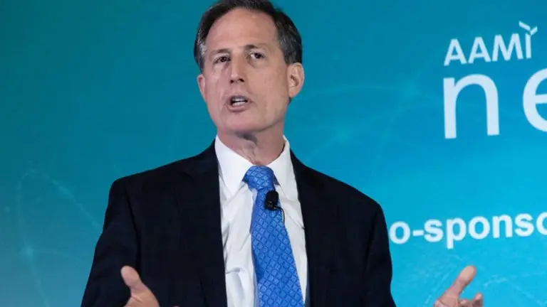 Reforma a la Salud 101 ¿Cruzando la línea ética Piden investigar a exdirector de la FDA Foto RAPS